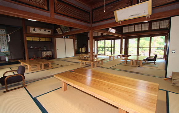 大広間の全体写真